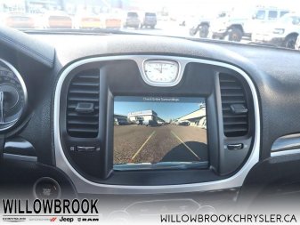 CHRYSLER 300  2C3CCAAG8KH666242 145077