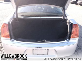 CHRYSLER 300  2C3CCAAG8KH666242 145085