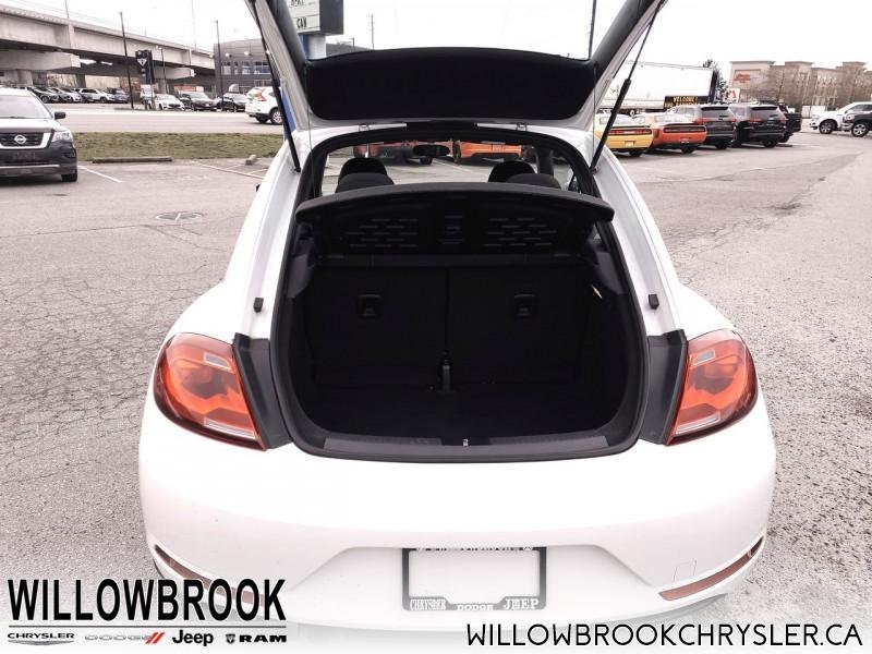 VOLKSWAGEN Beetle Trendline  - Low Mileage 3VWJD7AT3JM728546 147100