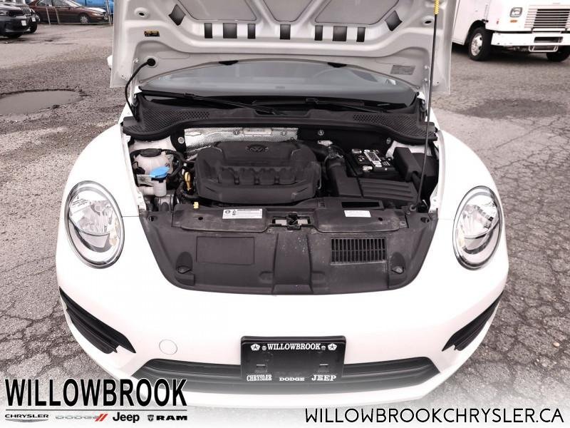 VOLKSWAGEN Beetle Trendline  - Low Mileage 3VWJD7AT3JM728546 147102