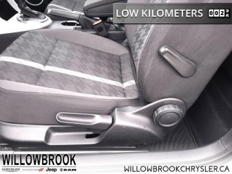 VOLKSWAGEN Beetle Trendline  - Low Mileage 3VWJD7AT3JM728546 147089