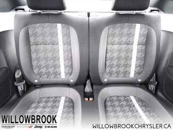 VOLKSWAGEN Beetle Trendline  - Low Mileage 3VWJD7AT3JM728546 147098