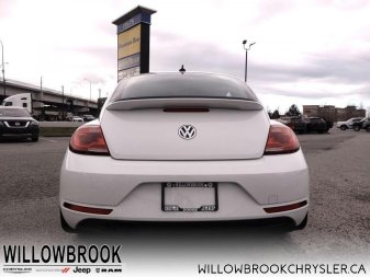 VOLKSWAGEN Beetle Trendline  - Low Mileage 3VWJD7AT3JM728546 147099