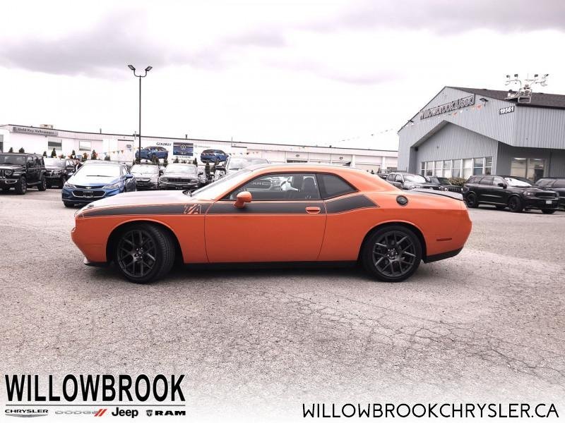 DODGE Challenger - Low Mileage 2C3CDZBT8JH262265 147675