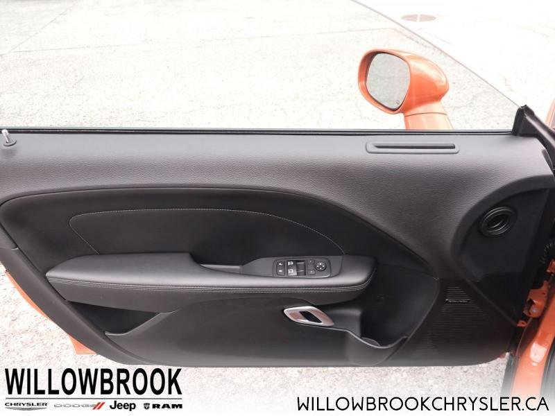 DODGE Challenger - Low Mileage 2C3CDZBT8JH262265 147679