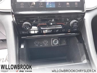 JEEP Grand Cherokee L Limited  - Low Mileage 1C4RJKBG7M8150527 149459