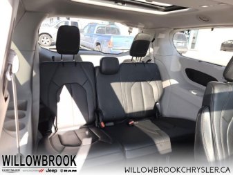 CHRYSLER Pacifica Touring-L Plus 2C4RC1EG8HR756560 148121