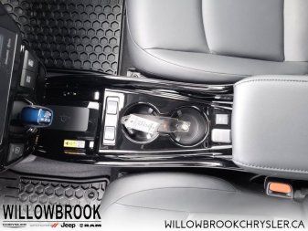 TOYOTA Prius Technology AWD-e  - Low Mileage JTDL9MFU5N3036695 148546