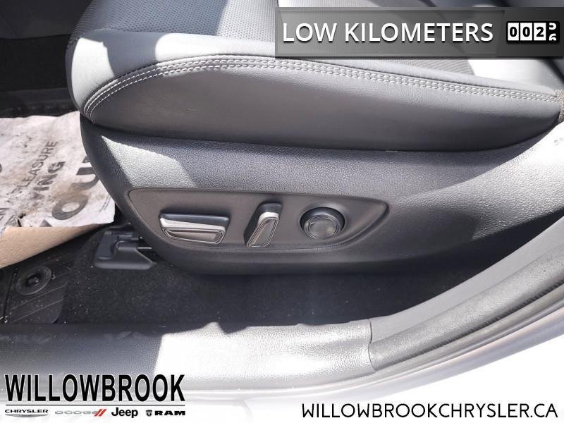 TOYOTA RAV4 Limited  - Low Mileage 2T3D1RFV9MC158586 148903