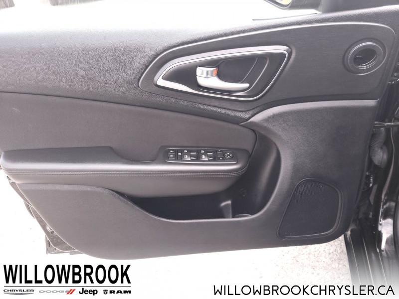 CHRYSLER 200 LX 1C3CCCFB6GN177300 150633