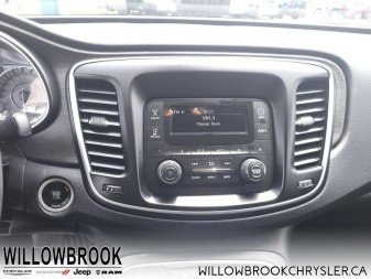 CHRYSLER 200 LX 1C3CCCFB6GN177300 150636