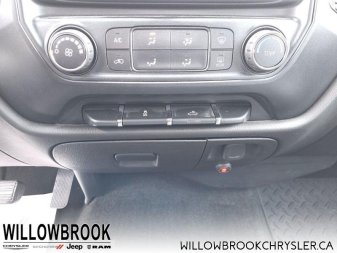 CHEVROLET Silverado 1500 Custom 3GCUKPEC8JG136266 150777