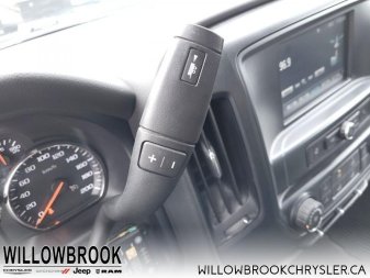 CHEVROLET Silverado 1500 Custom 3GCUKPEC8JG136266 150778